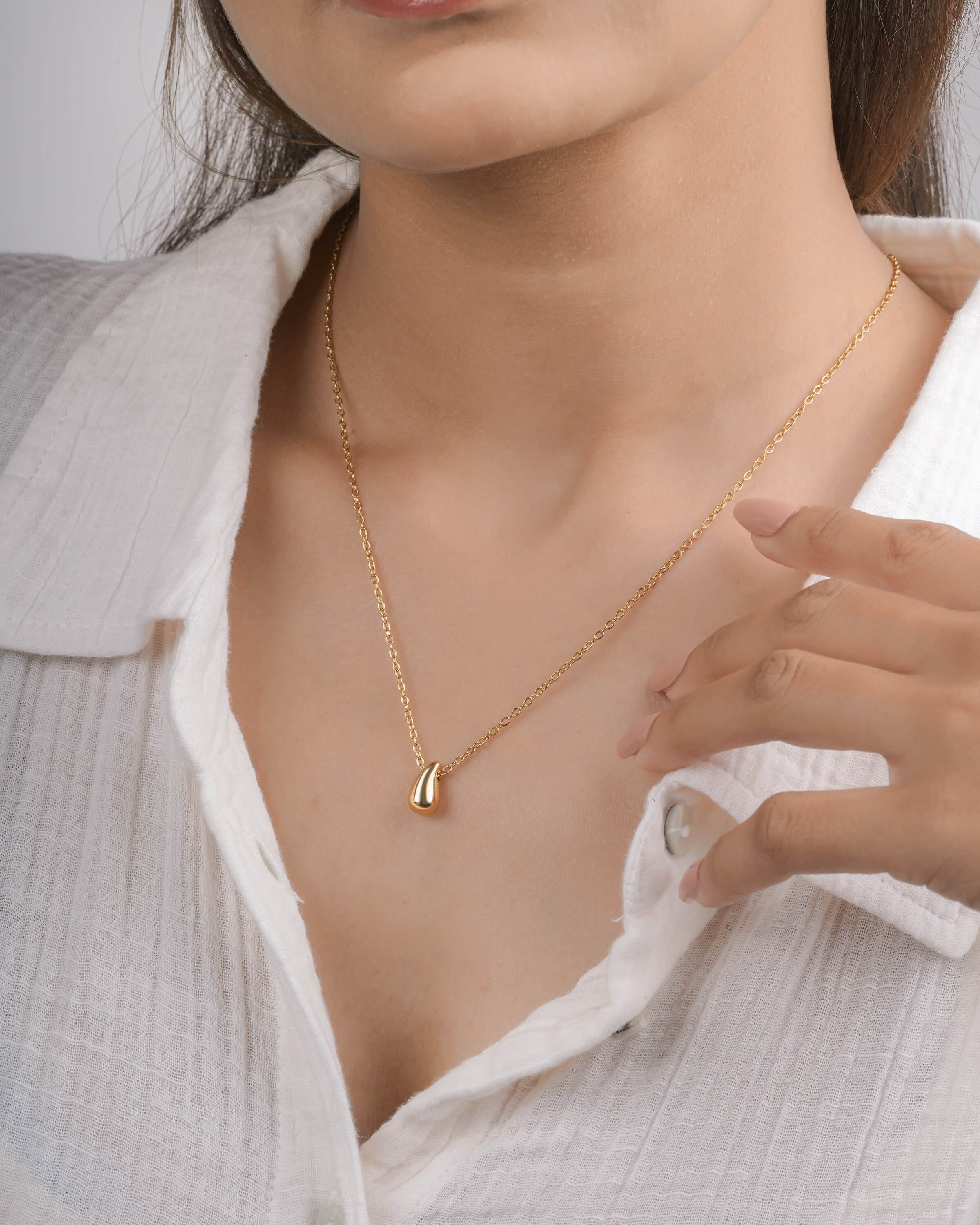 Minimalist Gold Tone Teardrop Pendant Necklace