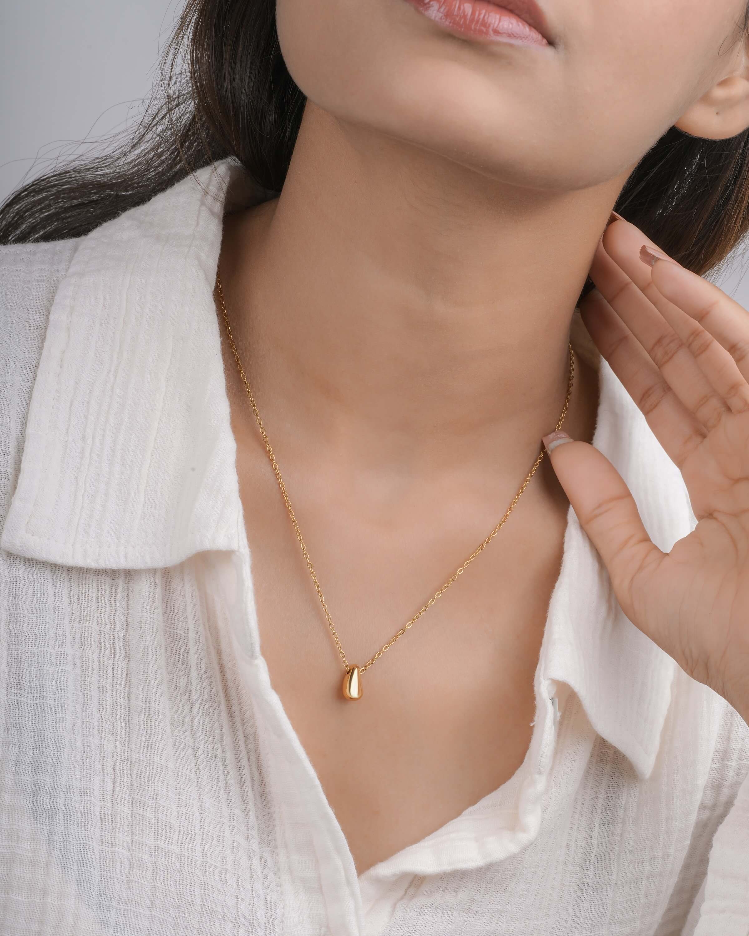 Minimalist Gold Tone Teardrop Pendant Necklace