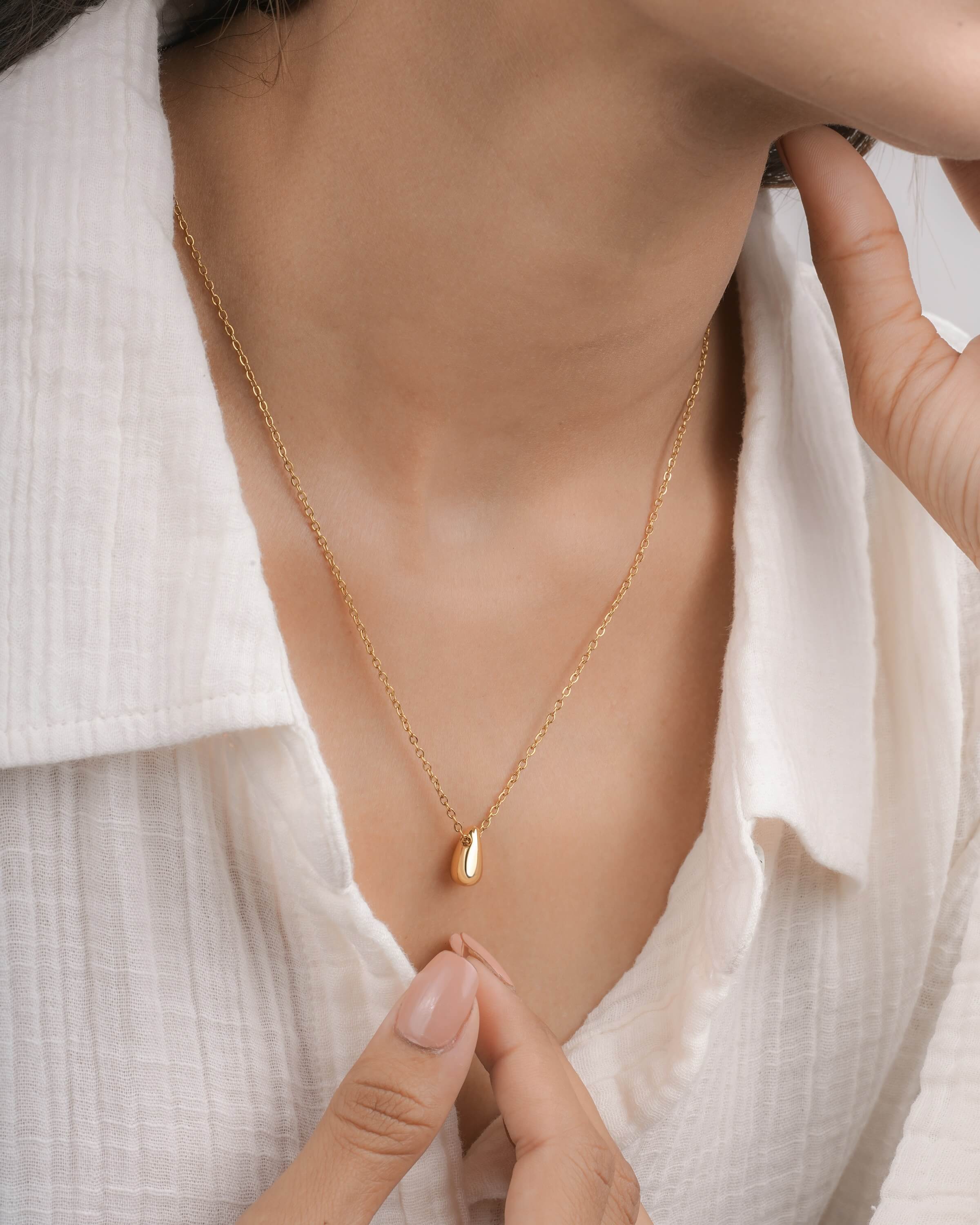 Minimalist Gold Tone Teardrop Pendant Necklace