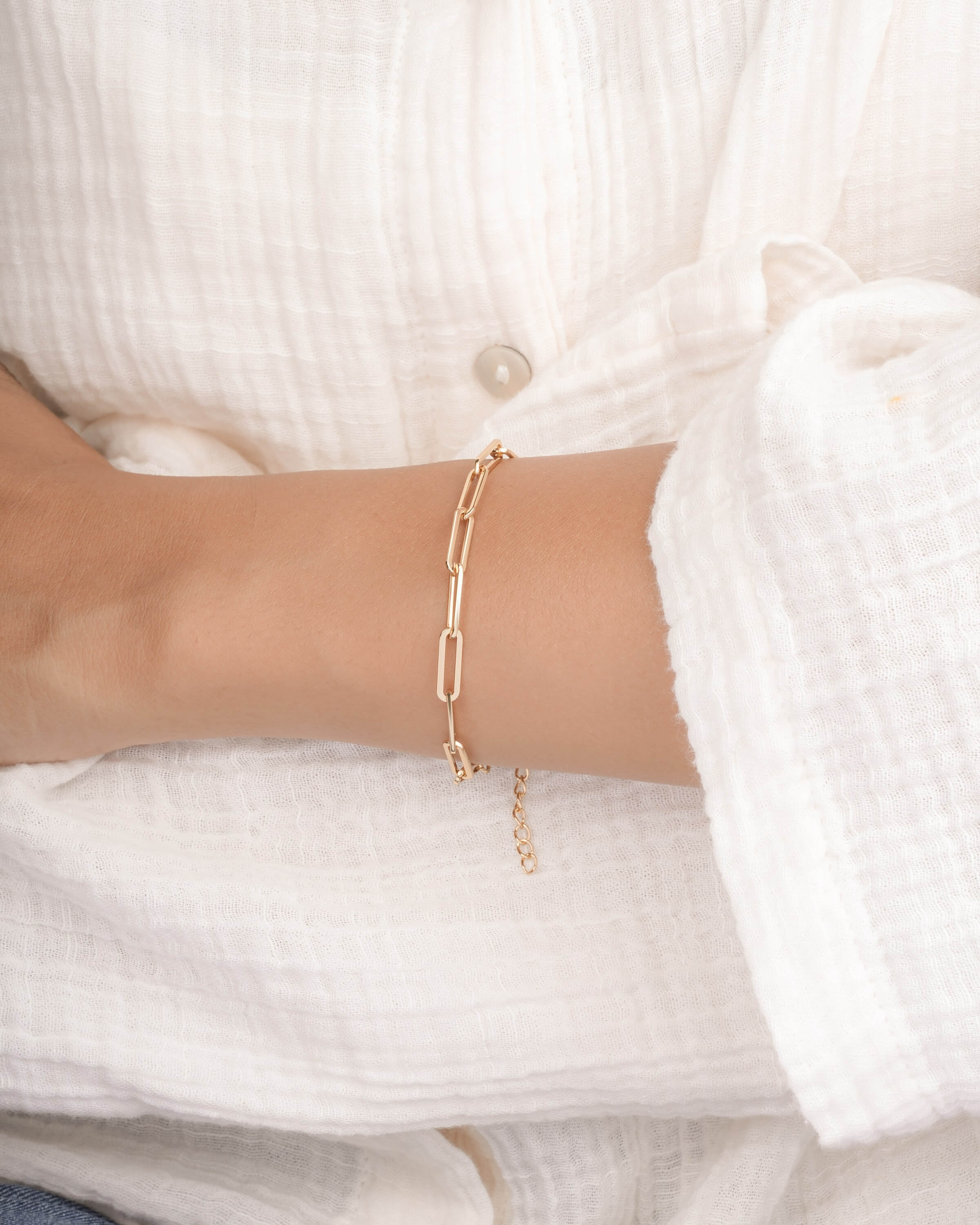 Modern Paperclip Chain Bracelet in Gold Tone