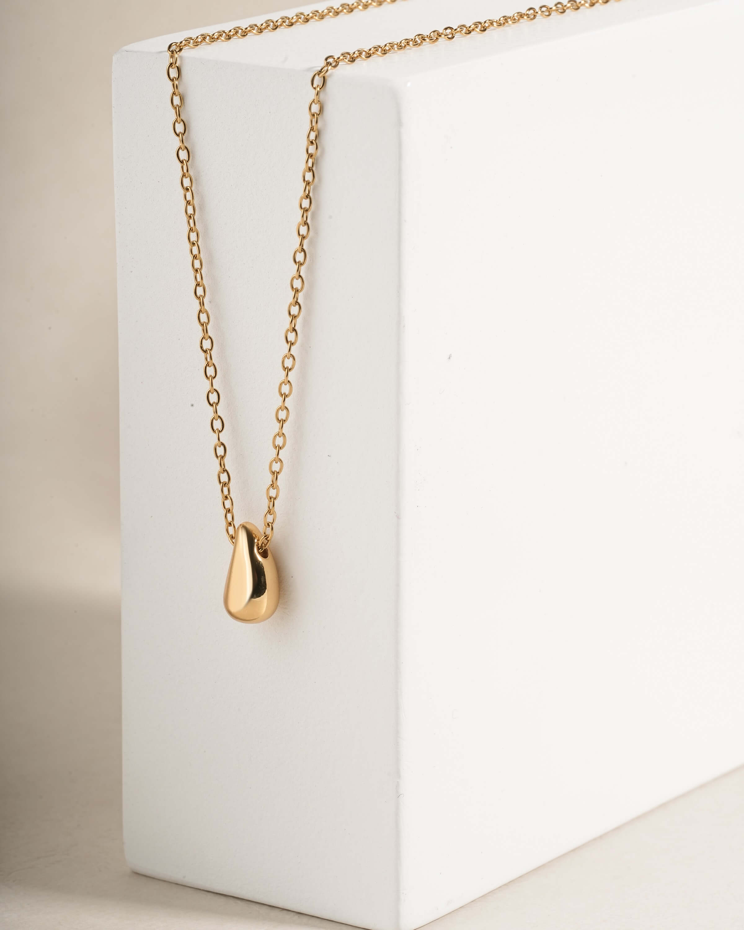 Minimalist Gold Tone Teardrop Pendant Necklace