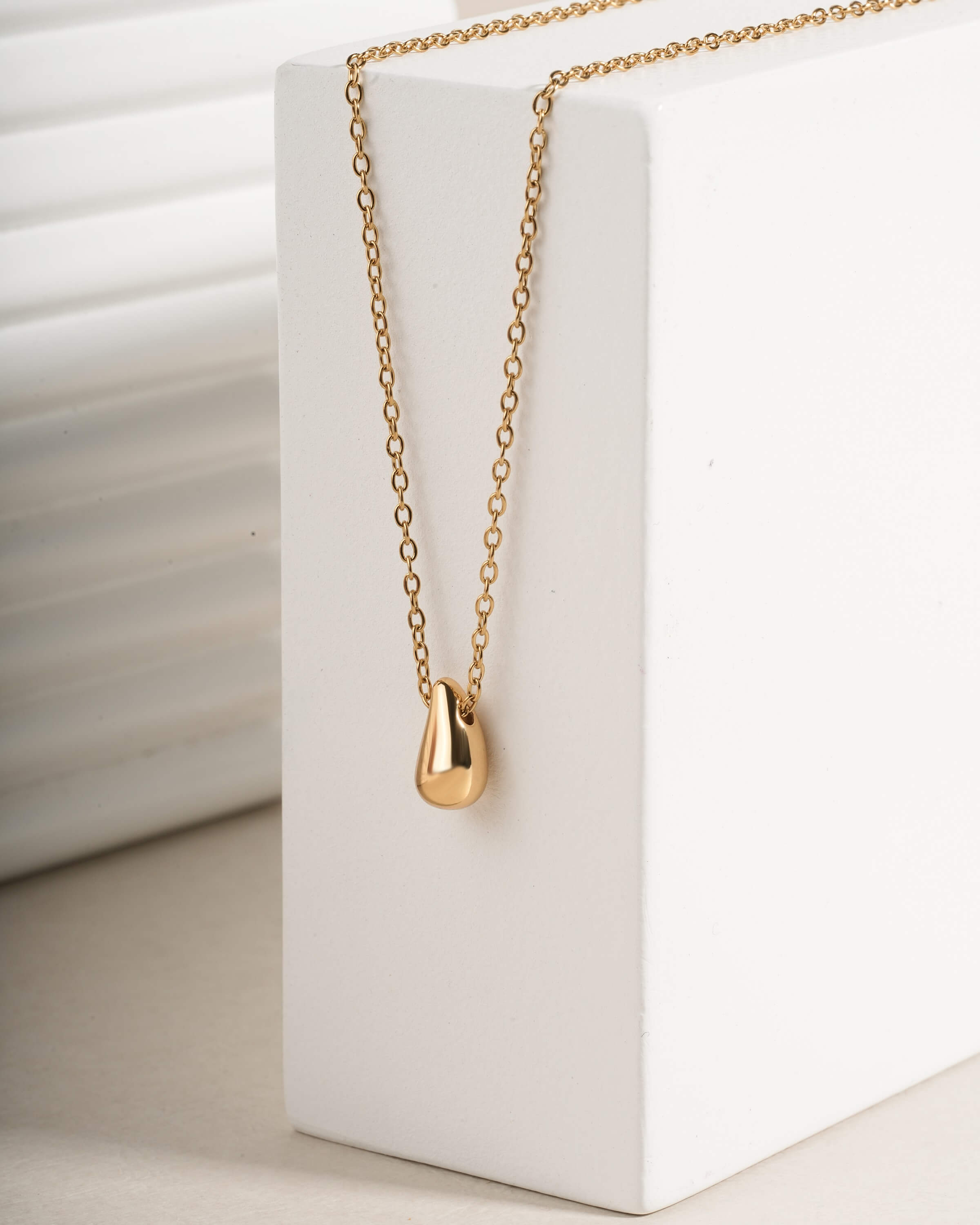 Minimalist Gold Tone Teardrop Pendant Necklace