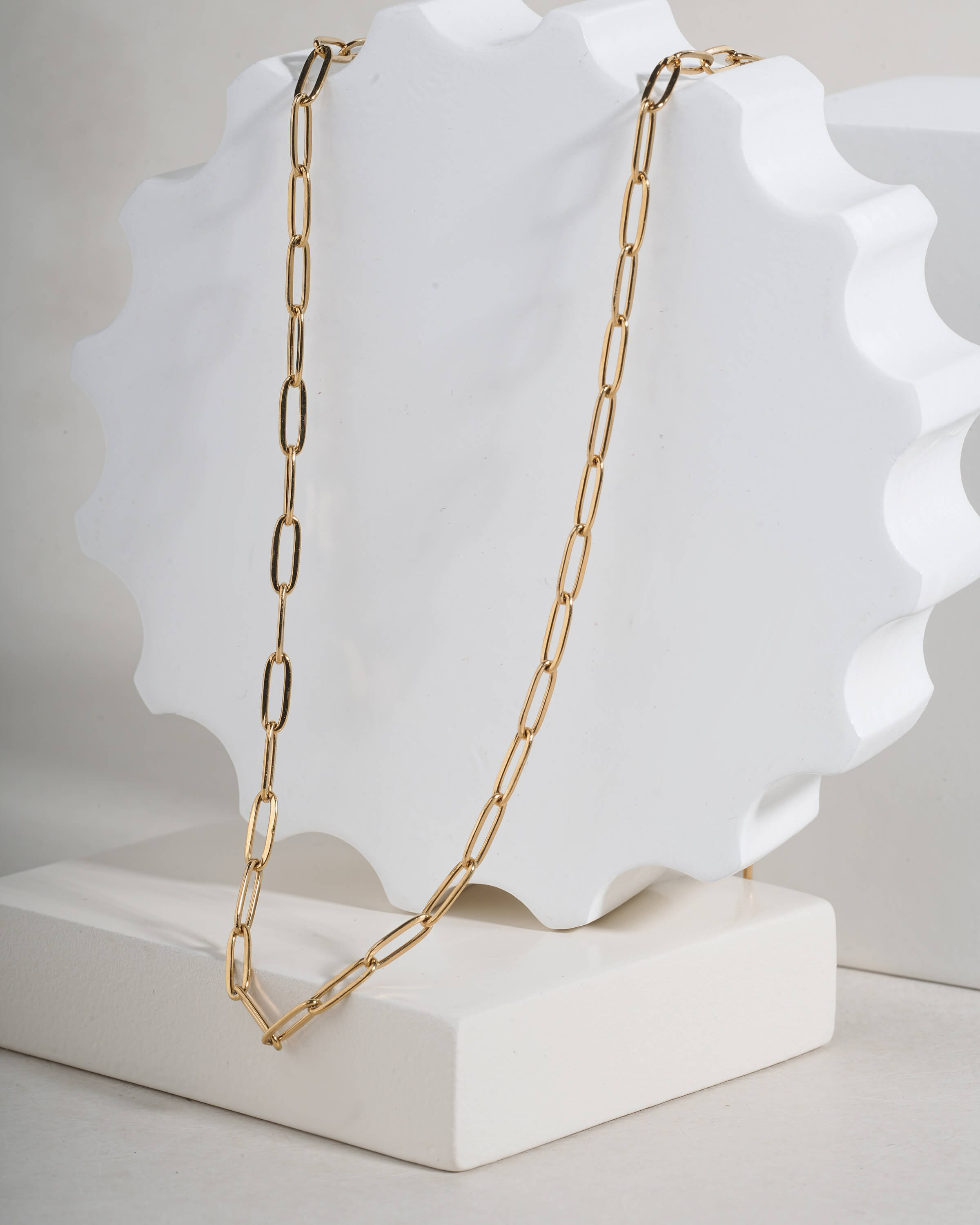 Modern Paperclip Chain Bracelet in Gold Tone